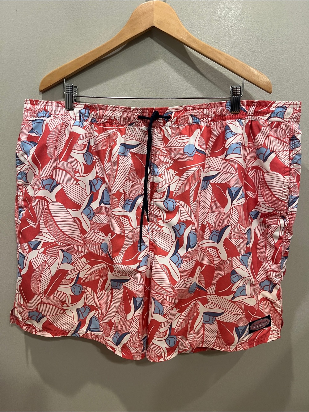 Vineyard Vines Leaf Print Chappy Swim Trunks